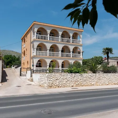 Jurica Apartment Trogir