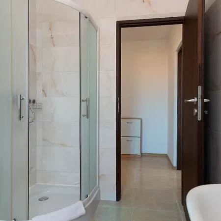 Jurica Apartment *
